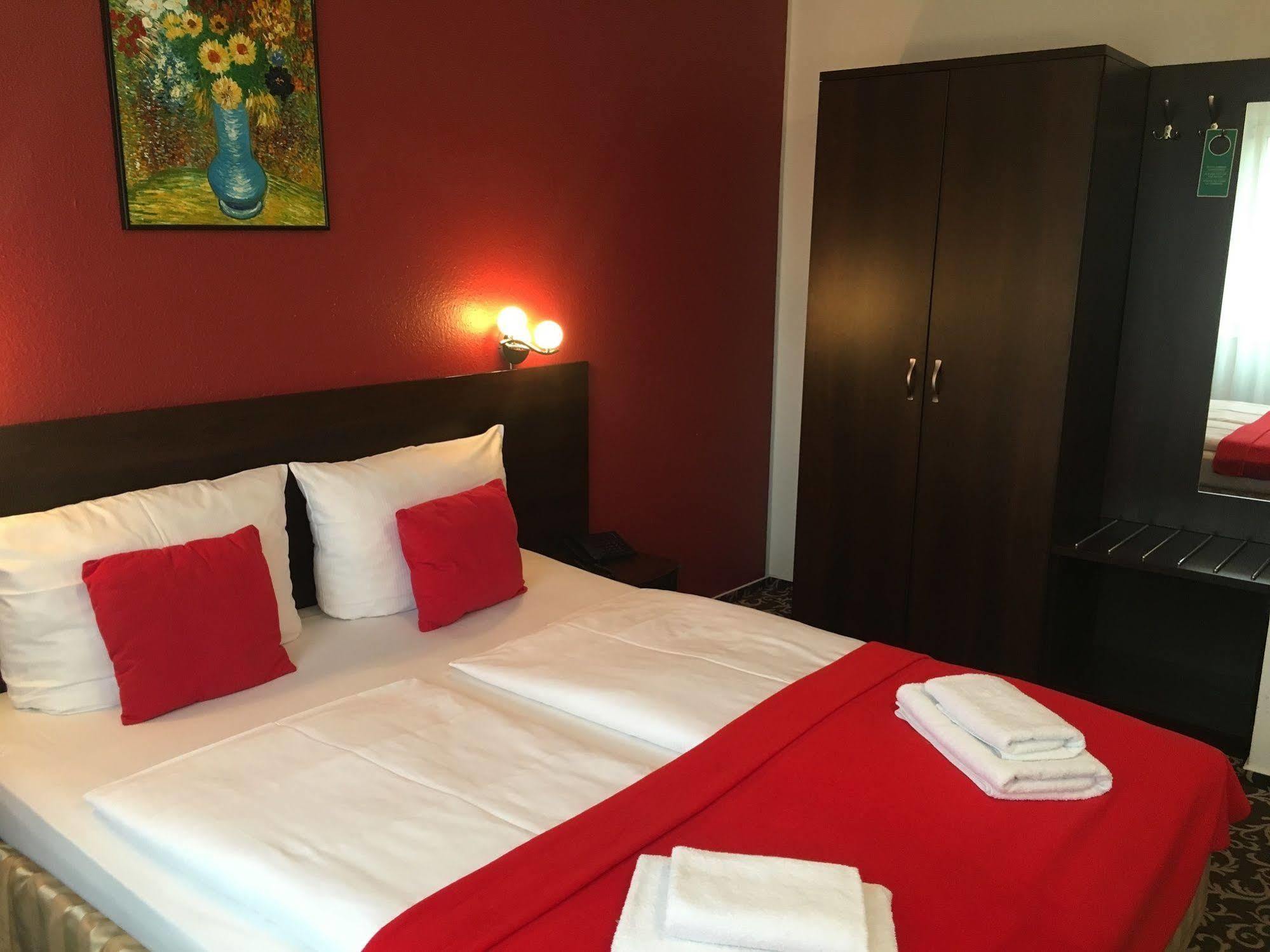 Atlas Berlin Hotel Bagian luar foto