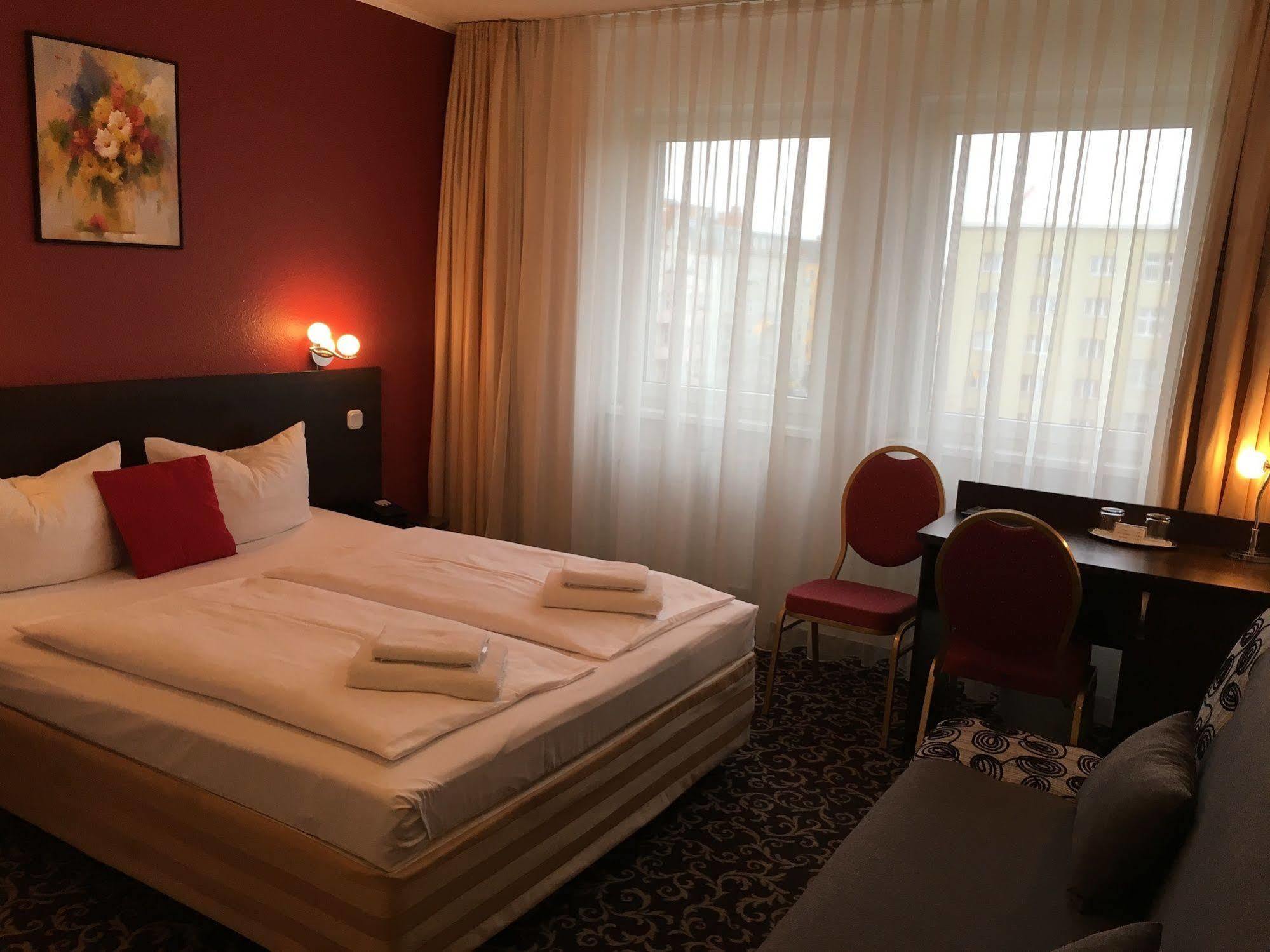 Atlas Berlin Hotel Bagian luar foto