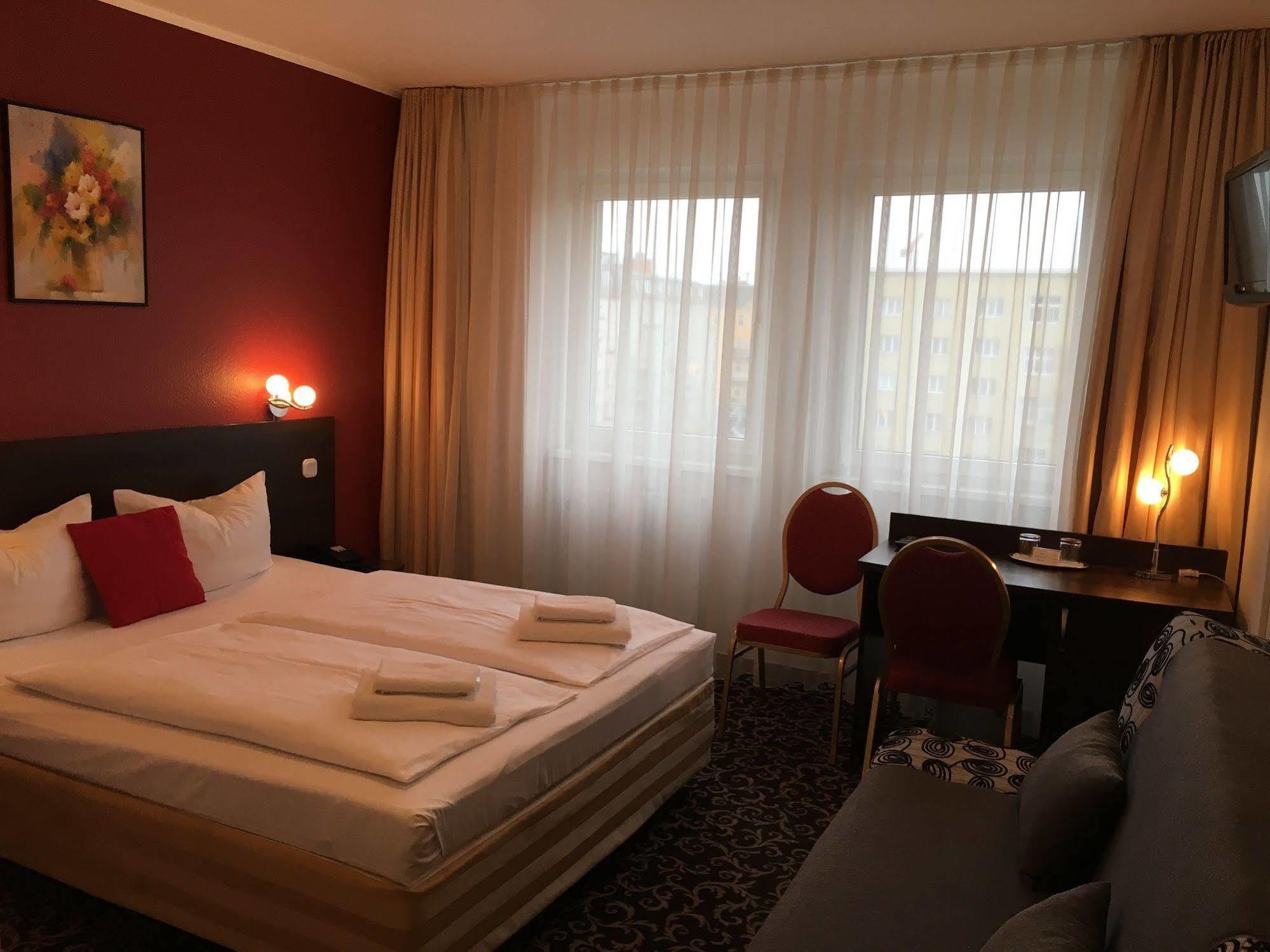 Atlas Berlin Hotel Bagian luar foto